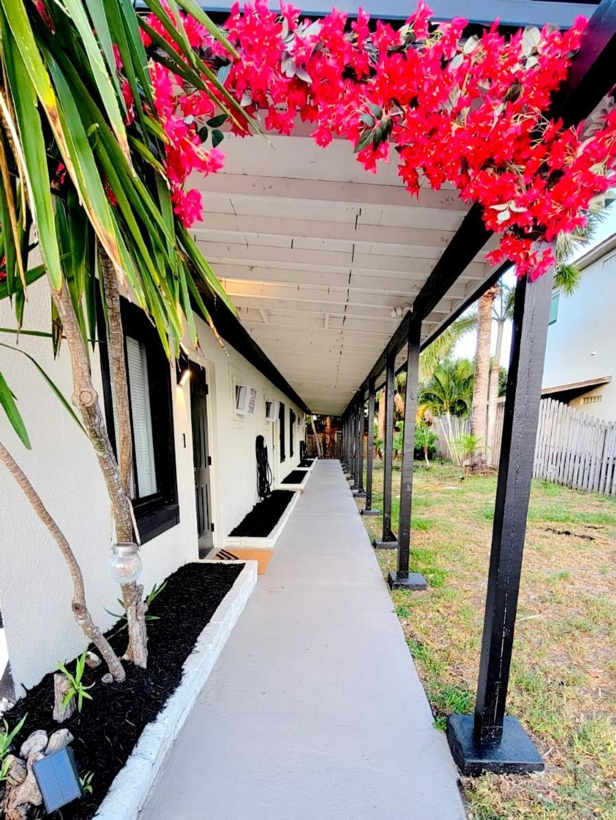 Beach Bungalow By The Sea 1 Cocoa Beach Exterior photo